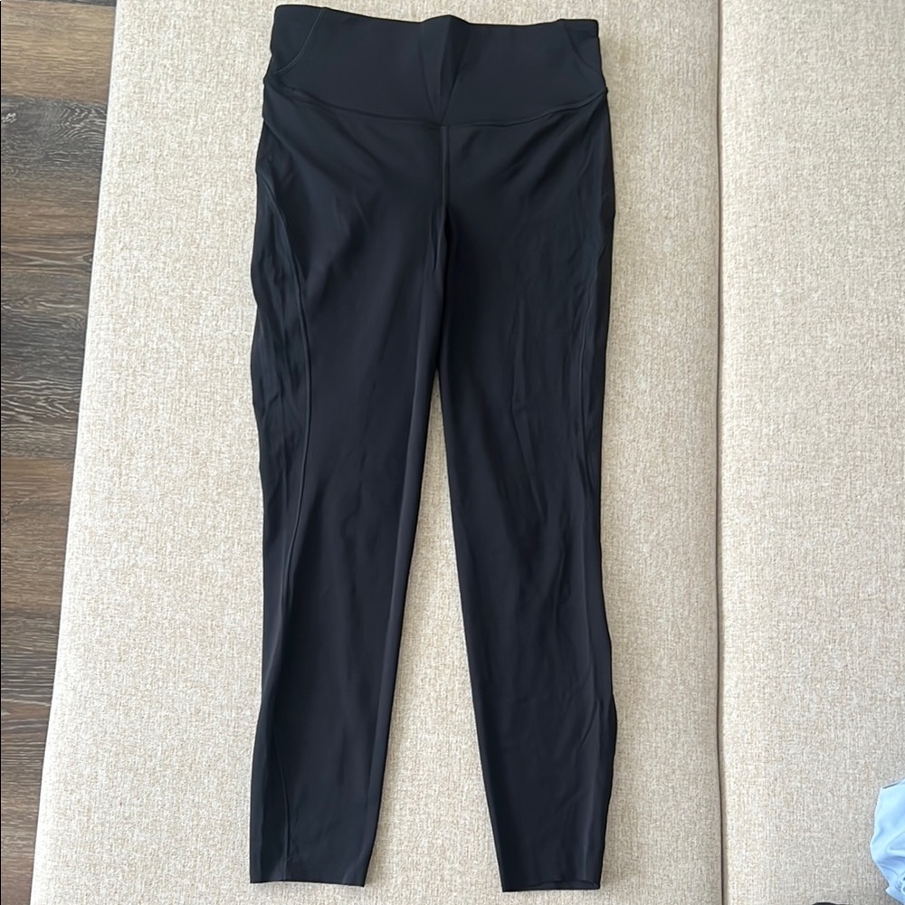 Lululemon Base Pace High-Rise Tight 25” - Black - Size 6